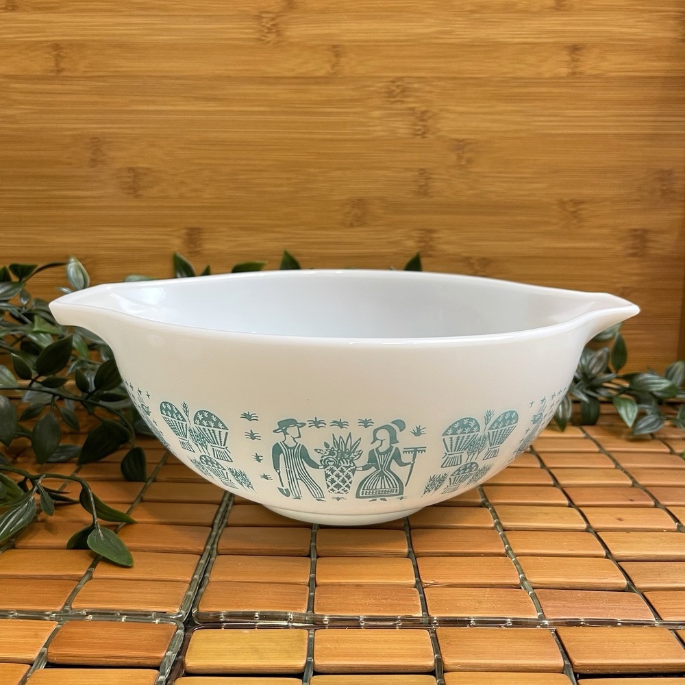 Vintage Pyrex 443 Butterprint Cinderella Bowl 2.5 Qt Turquoise Amish Farmer
